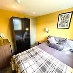 Apartamento 6 Bed Corporate House - 12 Pendennis Park