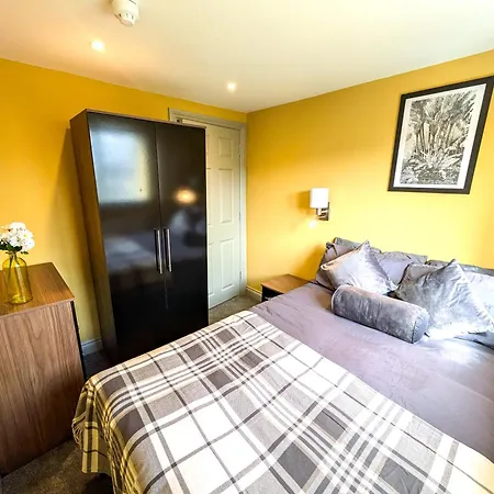 Lejlighed 6 Bed Corporate House - 12 Pendennis Park