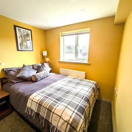 6 Bed Corporate House - 12 Pendennis Park Apartamento *