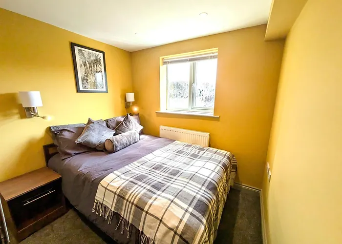 6 Bed Corporate House - 12 Pendennis Park Apartamento *