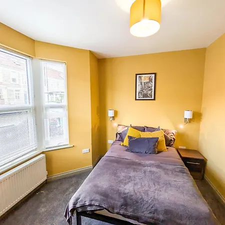 Appartamento 6 Bed Corporate House - 12 Pendennis Park